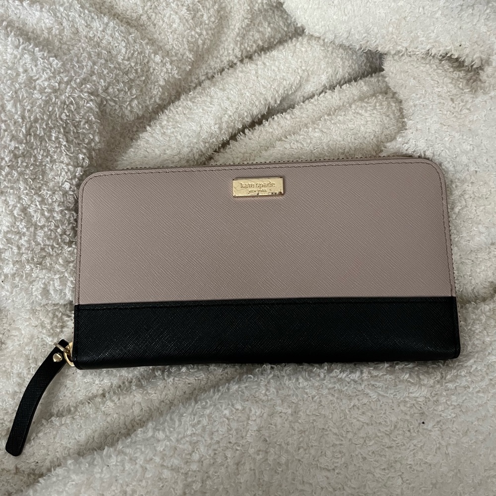 Kate Spade ♠️ Wallet!